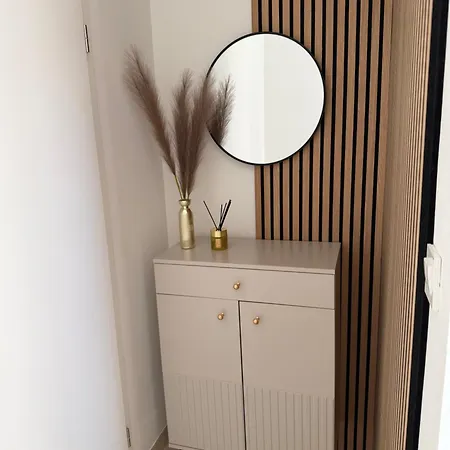 Ana Deluxe رادوفيتْسا